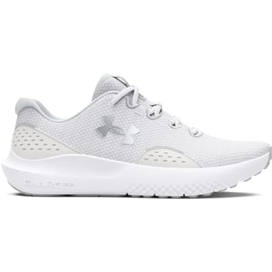 Under Armour UA W Charged Surge 4 Deportivas de mujer, ligeras y transpirables zapatillas para correr, color blanco/neblina distante/plateado metálico